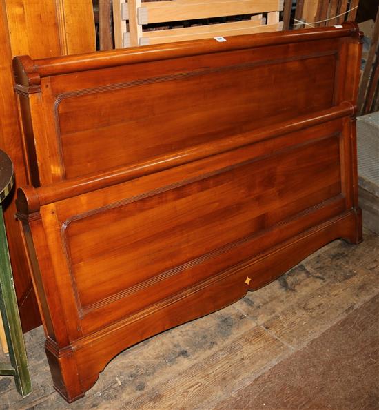 French Cherrywood sleigh bed(-)